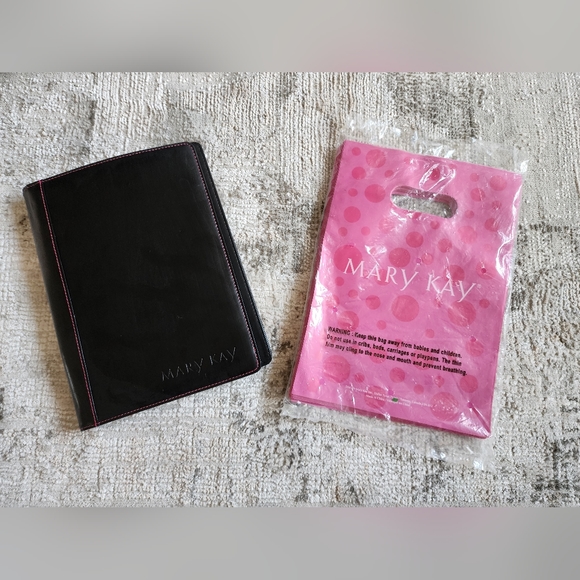 Mary Kay Vintage Travel Bag with extras - Picture 3 of 6